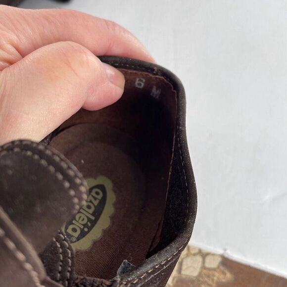 Azalea size 6  brown suede loafers - Picture 9 of 10